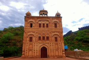 Gurudwara-temple-sikh-Pakistan-300x203 Le Pakistan s'engage à faciliter les visites des lieux de culte sikhs